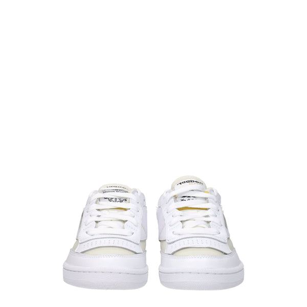 Weiße Stoff-Sneaker mit niedrigem Schaft
