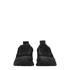 Schwarzer Stoff Sportliche Turnschuhe