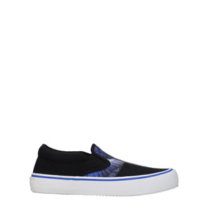 Slipper aus schwarzem Stoff