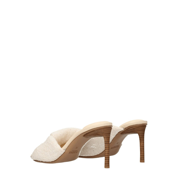Beige Stoff-Stilettos mit Pfennigabsatz
