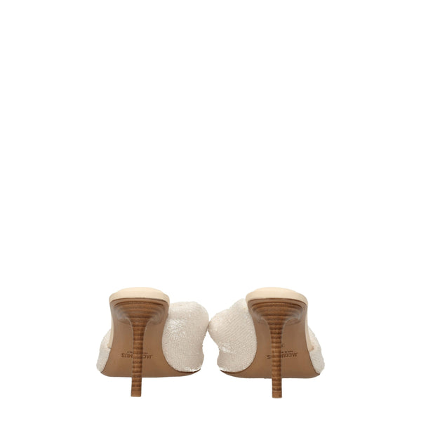Beige Stoff-Stilettos mit Pfennigabsatz