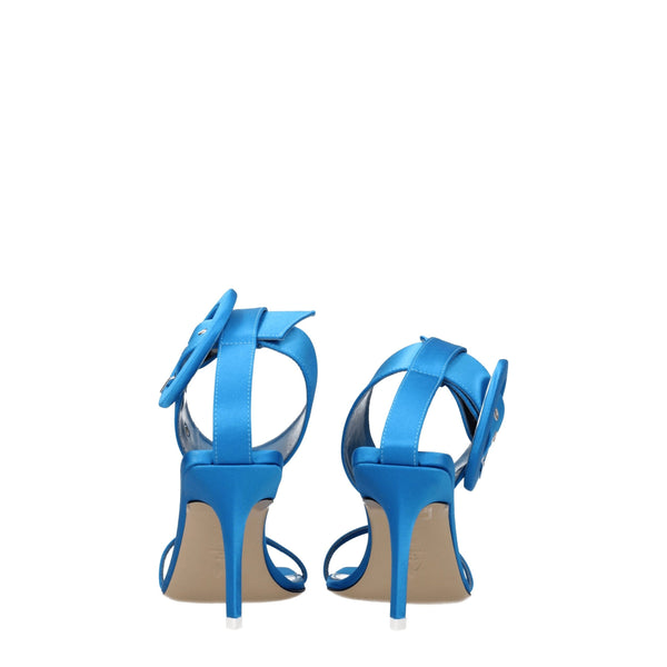 Hellblaue Satin-Stilettosandalen