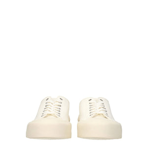 Beigefarbene Stoff-Sneaker mit niedrigem Schaft