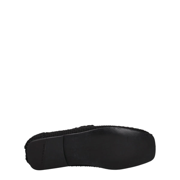 Slipper aus schwarzem Stoff