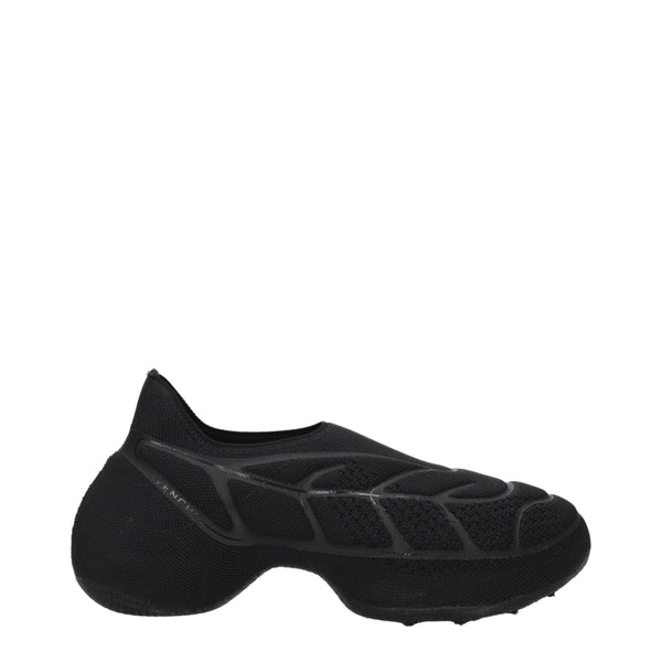 Slipper aus schwarzem Stoff