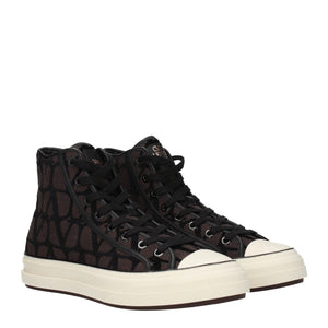Braune High-Top-Sneaker aus Stoff