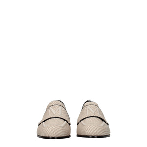 Beigefarbene Slipper aus Stoff