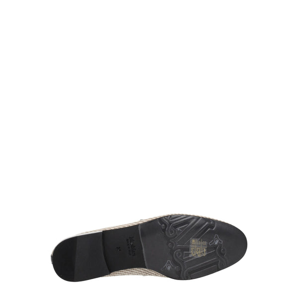 Beigefarbene Slipper aus Stoff
