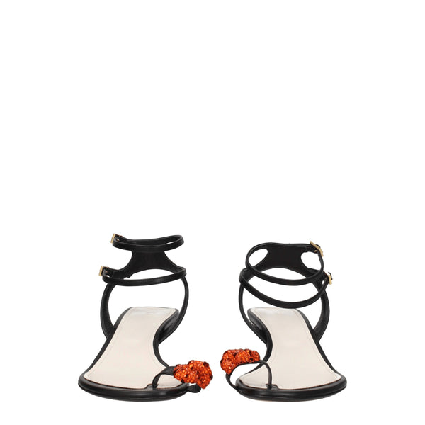 Schwarze Leder-Stilettos mit Pfennigabsatz