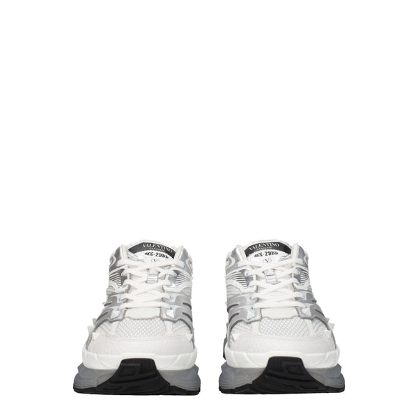 Weißer Stoff Sportliche Turnschuhe