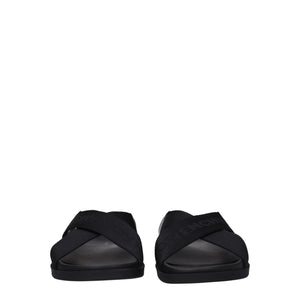 Schwarze Stoff-Pantoffeln