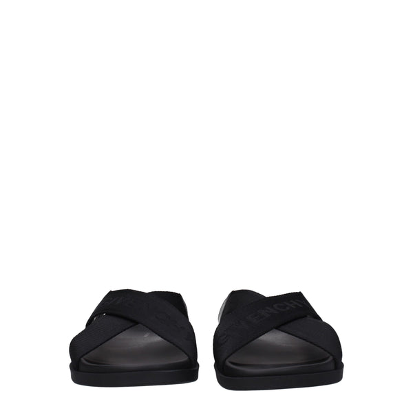 Schwarze Stoff-Pantoffeln