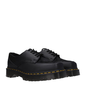 Schwarze Leder Oxfords und Derbies