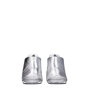 Graue Leder-Plateausandalen