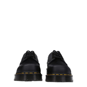 Schwarze Leder Oxfords und Derbies