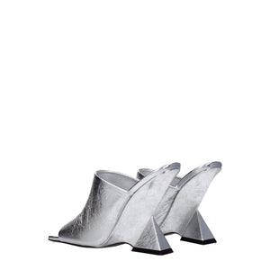Graue Leder-Plateausandalen