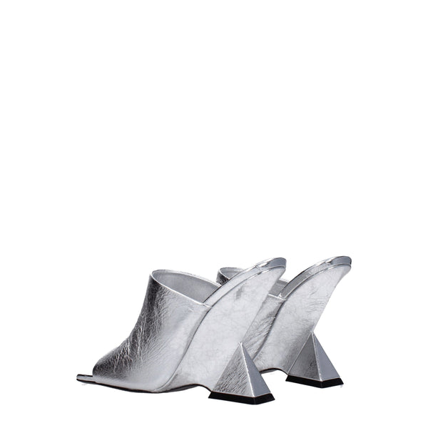 Graue Leder-Plateausandalen