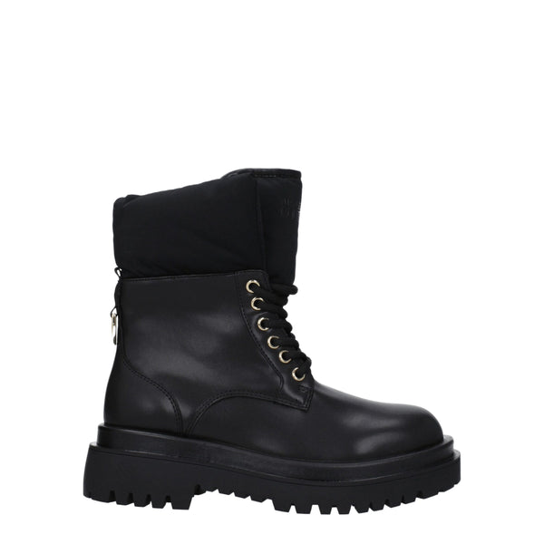 Schwarze Polyethylen-Stiefel