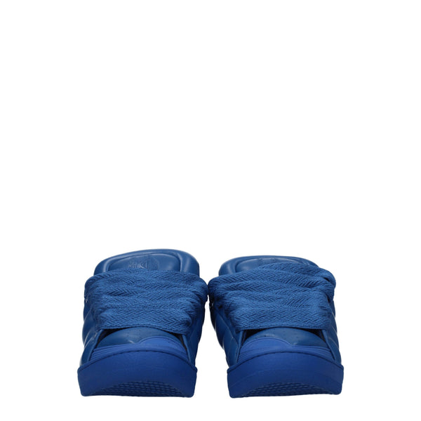 Blaue Leder-Sneaker mit niedrigem Schnitt
