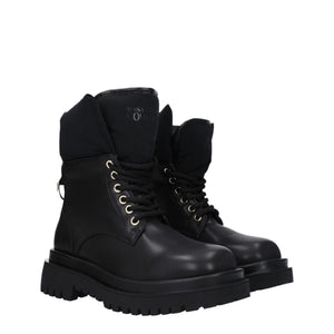 Schwarze Polyethylen-Stiefel