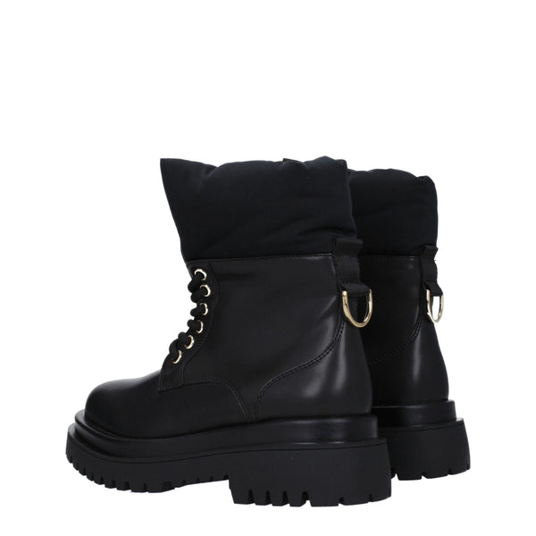 Schwarze Polyethylen-Stiefel