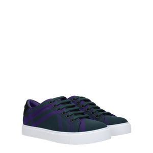 Grüne Stoff-Sneakers