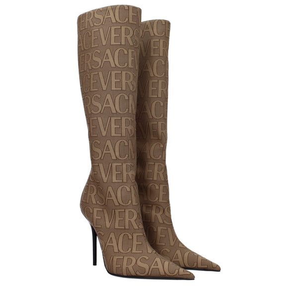 Beigefarbene High-Heel-Stiefel aus Stoff