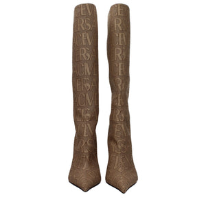 Beigefarbene High-Heel-Stiefel aus Stoff