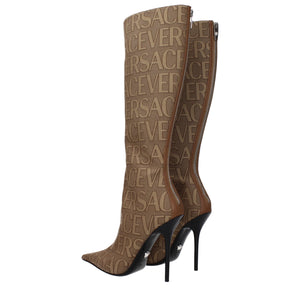 Beigefarbene High-Heel-Stiefel aus Stoff