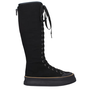 Schwarze Schnürstiefel aus Stoff
