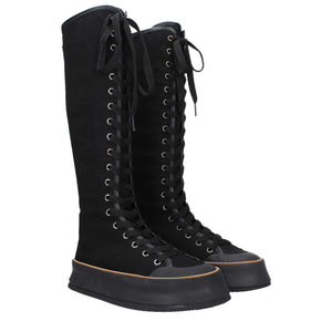 Schwarze Schnürstiefel aus Stoff