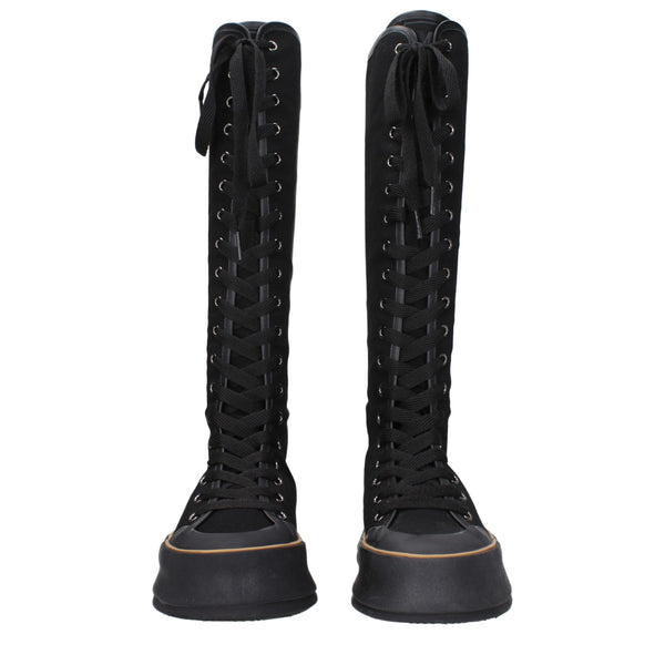 Schwarze Schnürstiefel aus Stoff