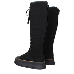 Schwarze Schnürstiefel aus Stoff