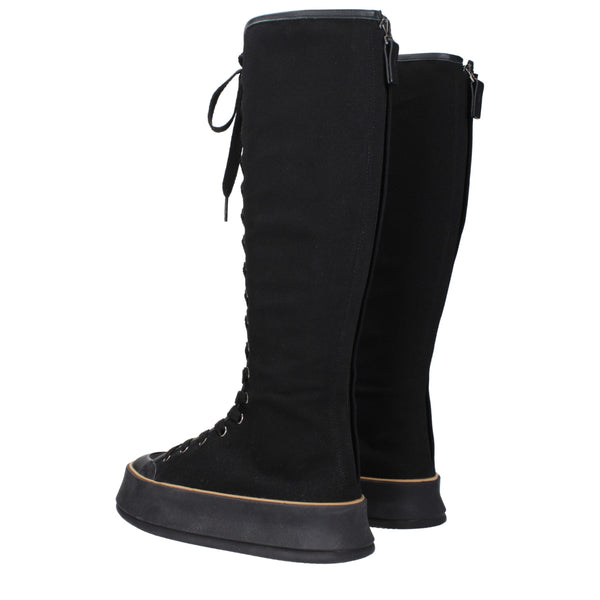 Schwarze Schnürstiefel aus Stoff
