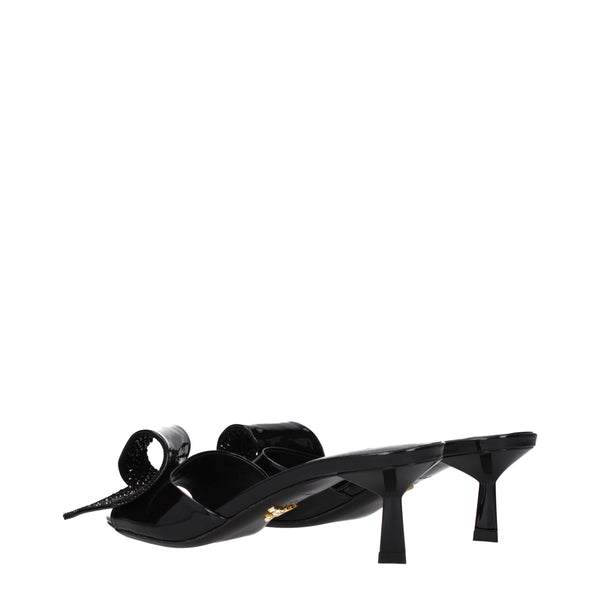 Schwarze Ledersandalen
