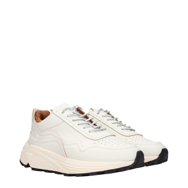 Weiße Sneaker aus Leder