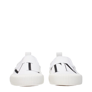 Weiße Slipper aus Stoff