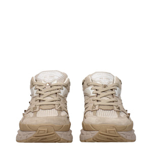 Beigefarbene Stoff-Sneaker mit niedrigem Schaft