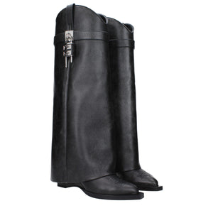 Schwarze Lederstiefel