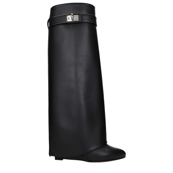 Schwarze Lederstiefel
