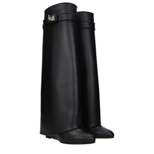 Schwarze Lederstiefel