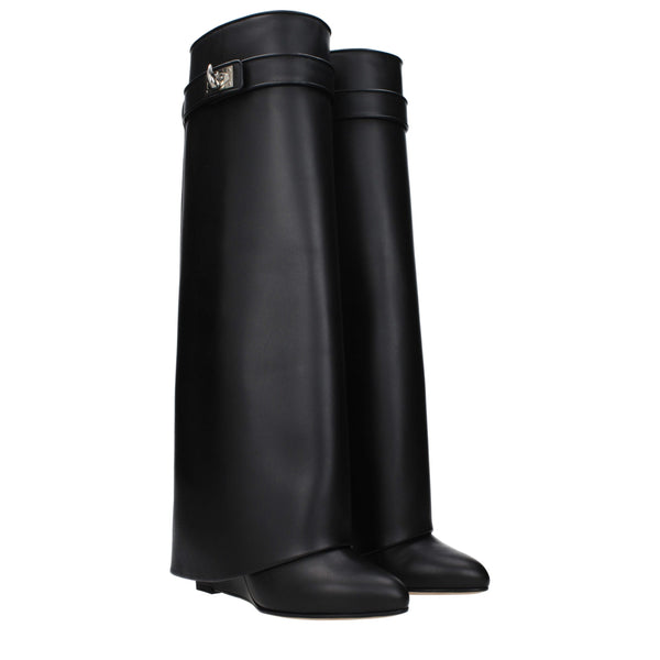Schwarze Lederstiefel