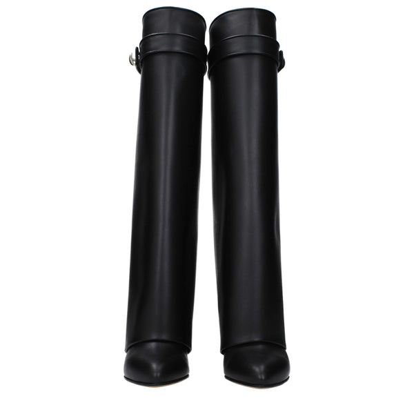 Schwarze Lederstiefel