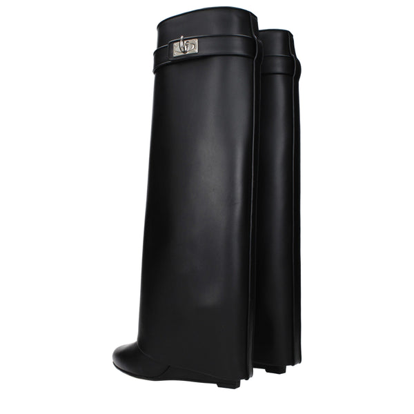 Schwarze Lederstiefel