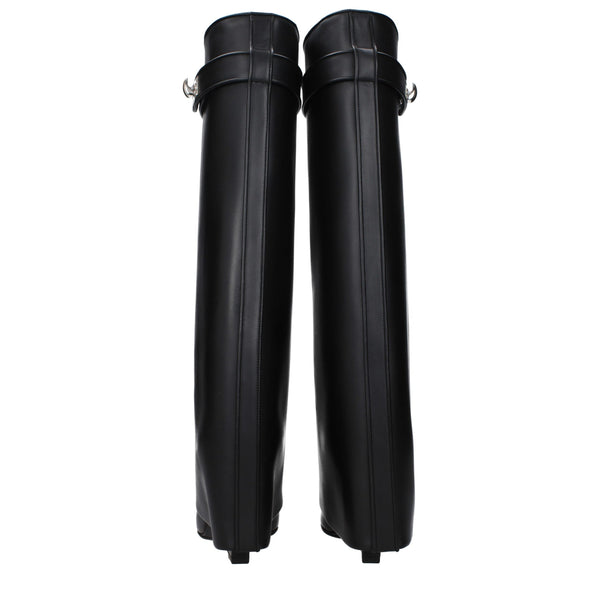 Schwarze Lederstiefel