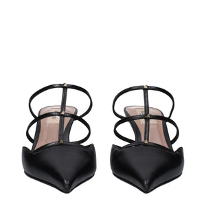 Flache Ledersandalen in Schwarz