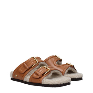 Braune Lederslipper
