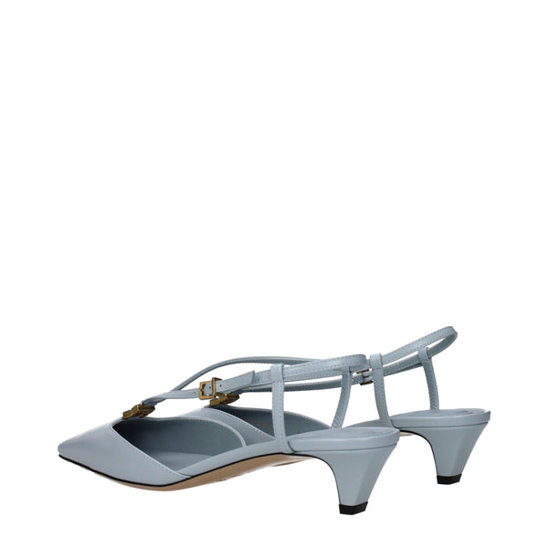 Hellblaue Leder-Sandalen mit flachem Absatz