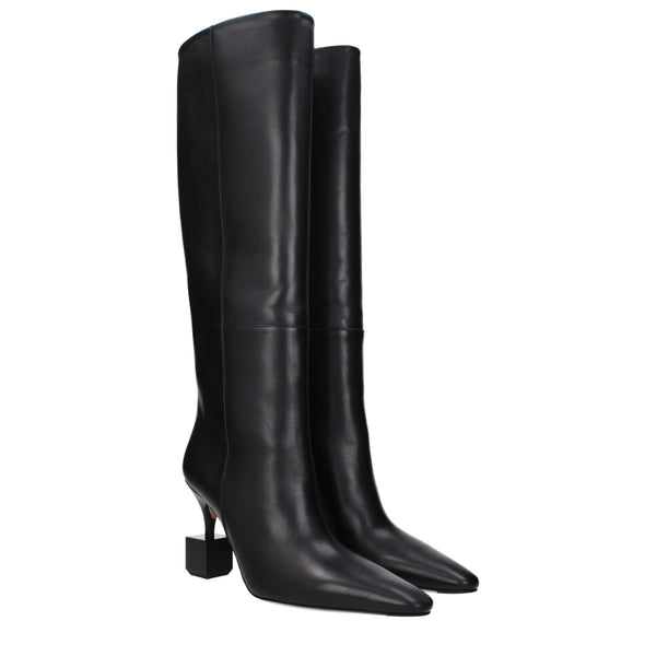Schwarze Lederstiefel mit hohem Absatz