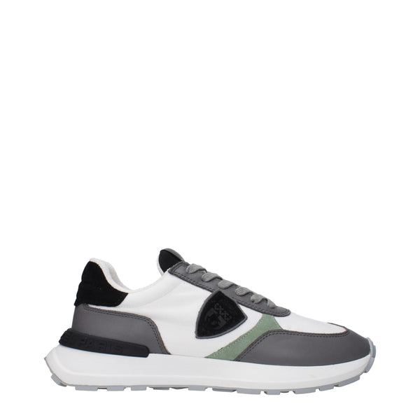 Weißer Stoff Sportliche Turnschuhe